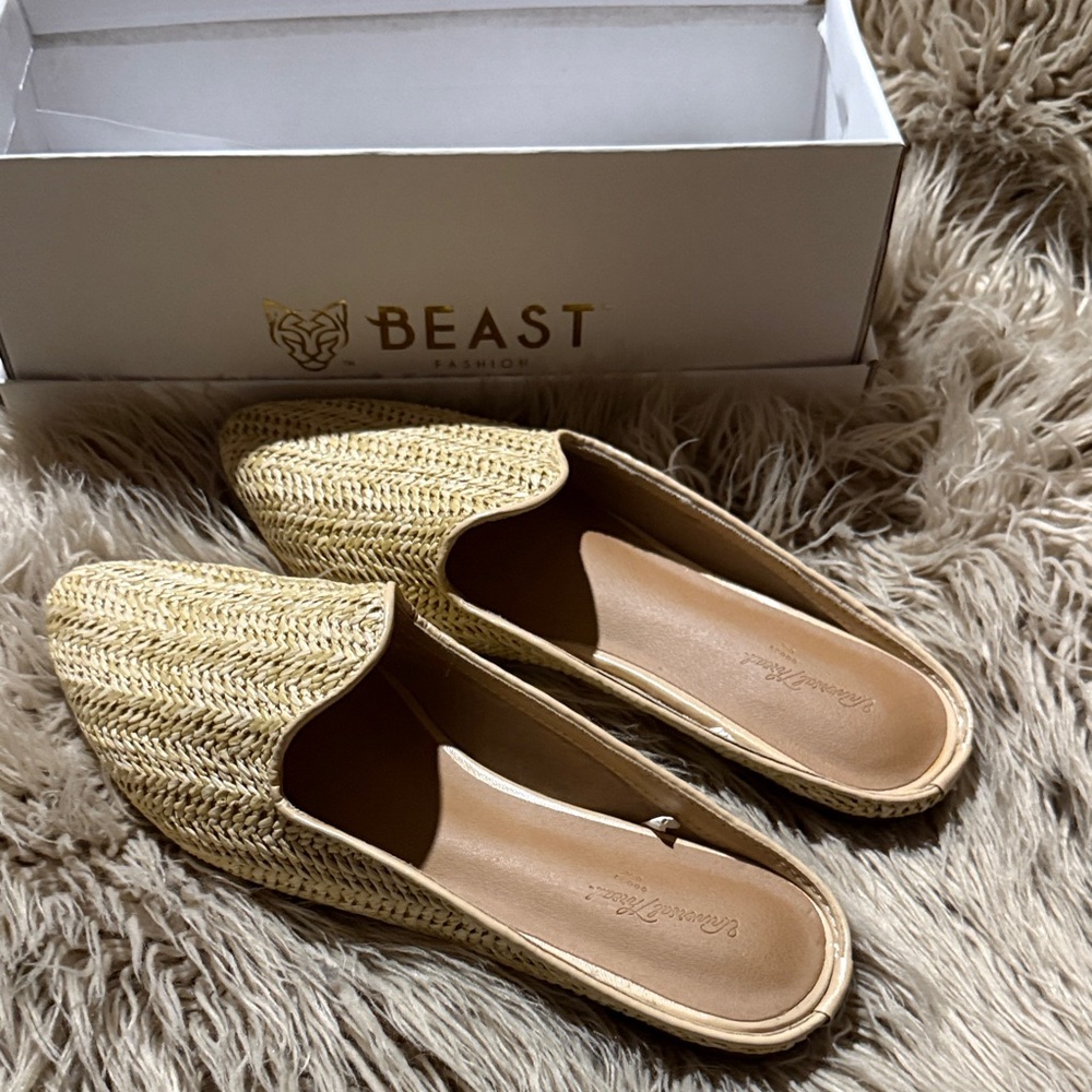 BEAST FASHION Women's Woven Tan Mules
